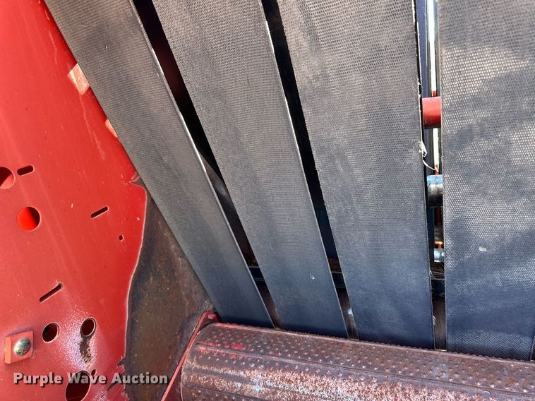 image for item ER8320 2002 New Holland 688 round baler