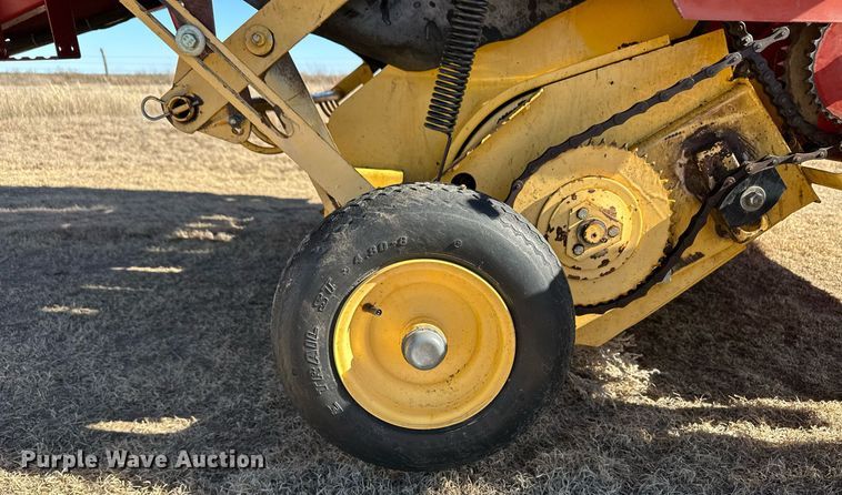 image for item ER8320 2002 New Holland 688 round baler