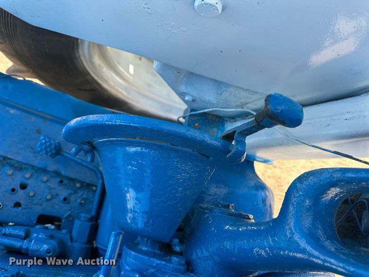 image for item ER8413 Ford 6600 tractor