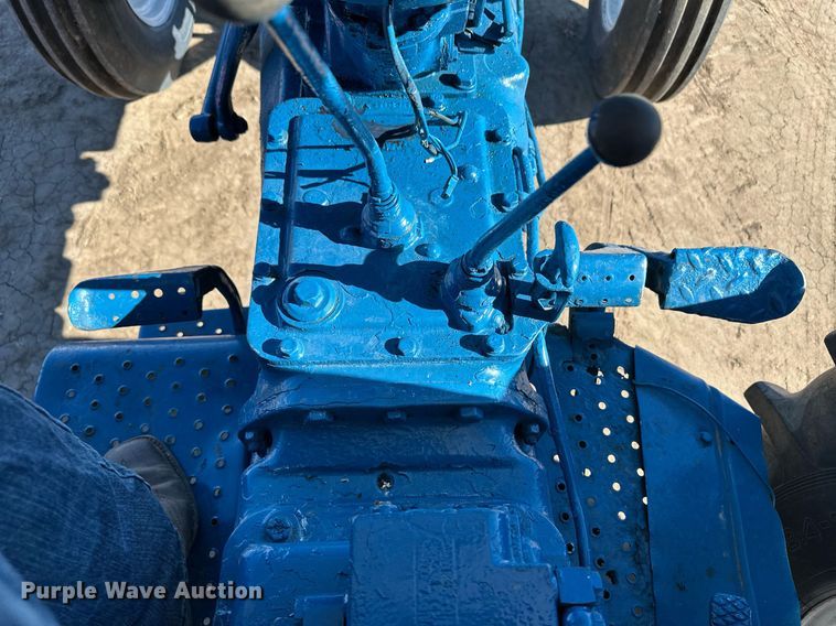image for item ER8413 Ford 6600 tractor