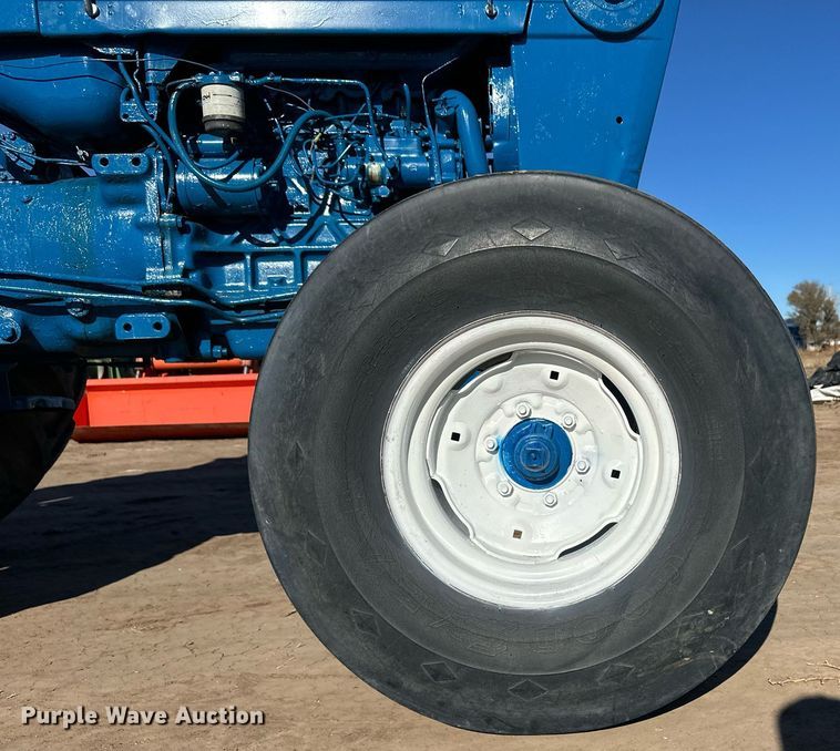 image for item ER8413 Ford 6600 tractor