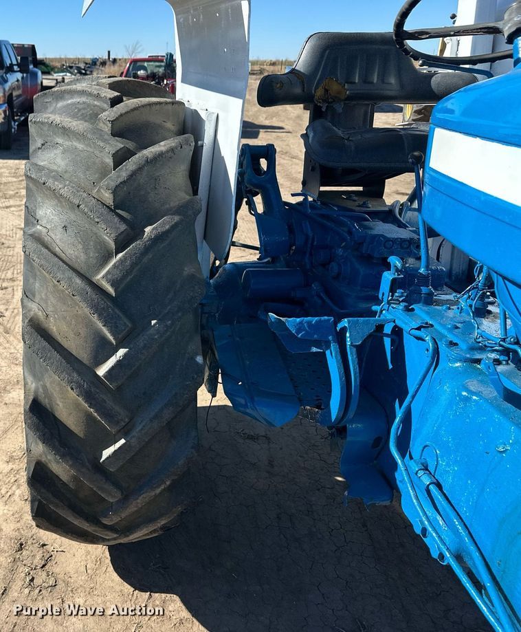 image for item ER8413 Ford 6600 tractor