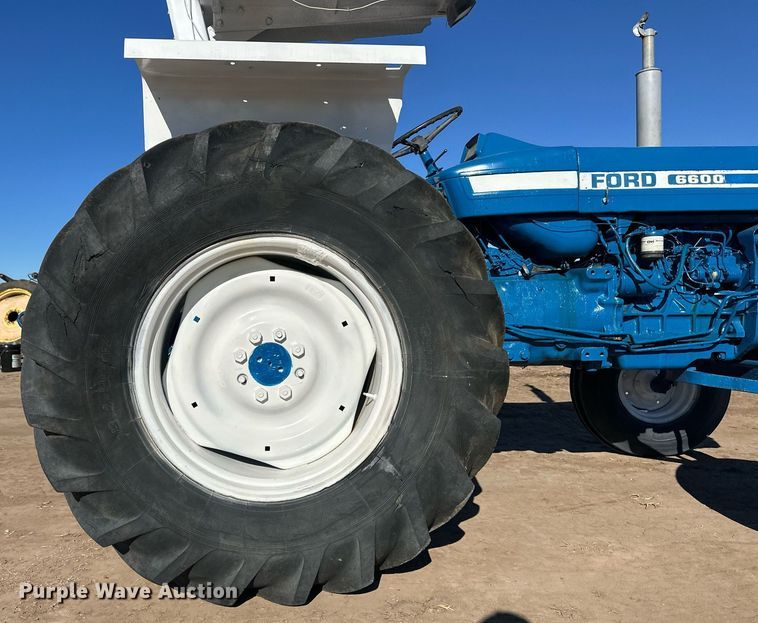 image for item ER8413 Ford 6600 tractor