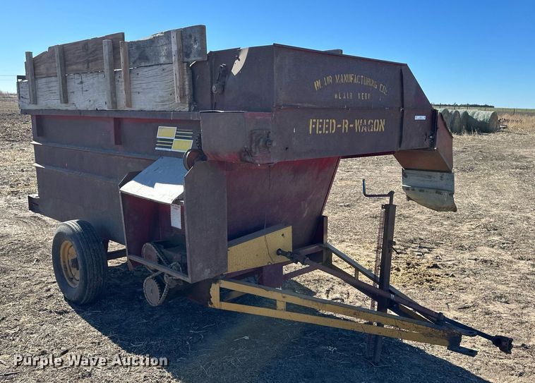 image for item ER8414 Kelly Ryan Feed-R-Wagon feed mixer