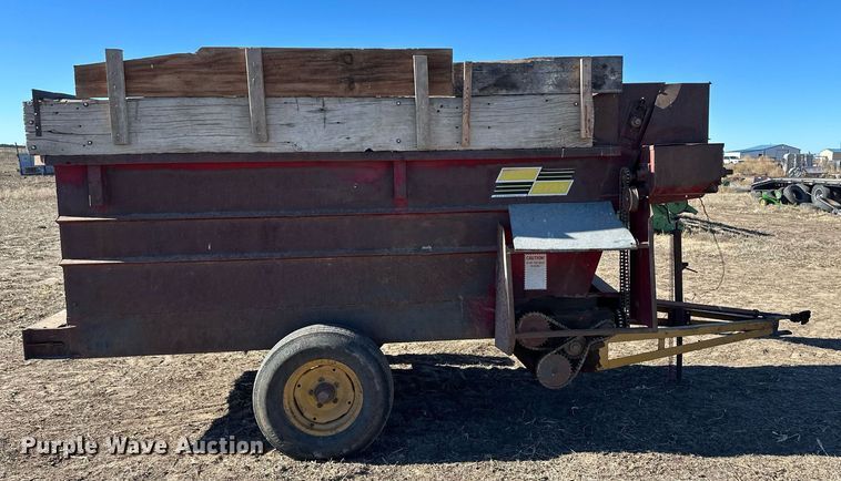 image for item ER8414 Kelly Ryan Feed-R-Wagon feed mixer