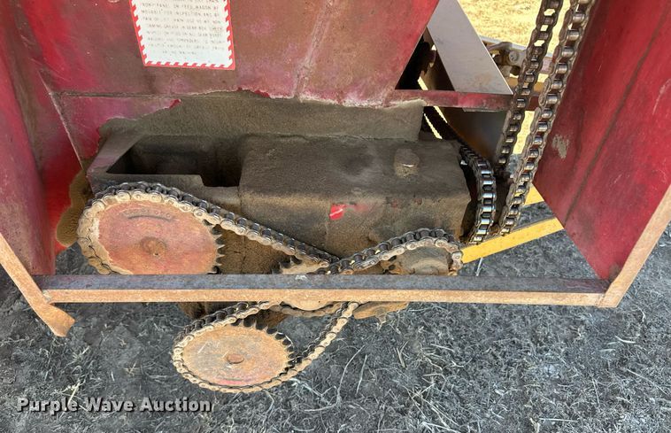 image for item ER8414 Kelly Ryan Feed-R-Wagon feed mixer