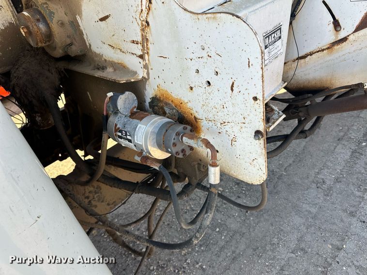 image for item ER8421 Harsh 575H feed mixer bed