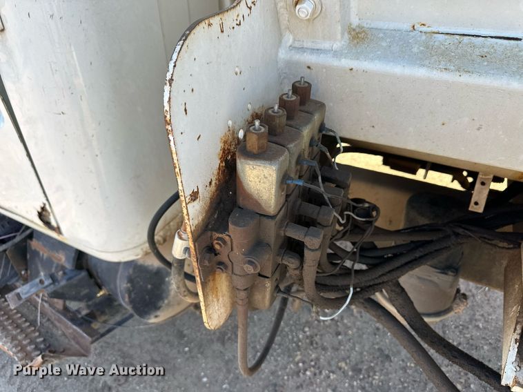 image for item ER8421 Harsh 575H feed mixer bed