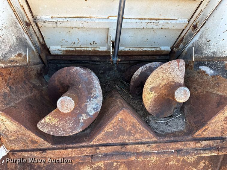 image for item ER8421 Harsh 575H feed mixer bed