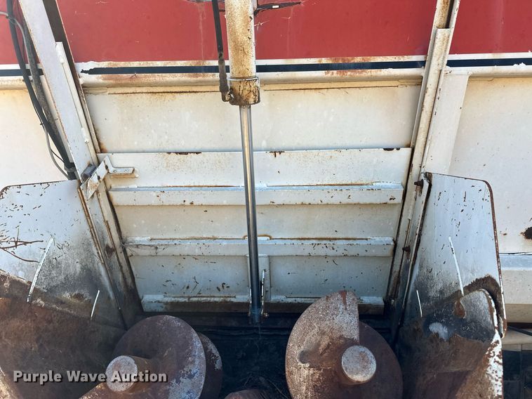 image for item ER8421 Harsh 575H feed mixer bed