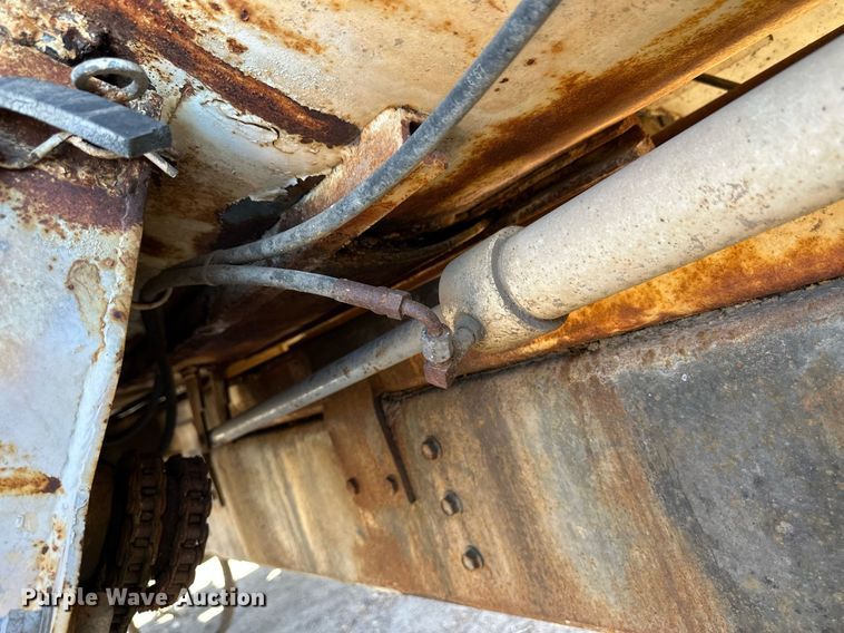 image for item ER8421 Harsh 575H feed mixer bed