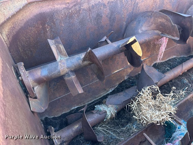 image for item ER8421 Harsh 575H feed mixer bed