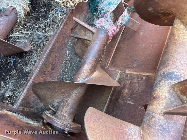 image for item ER8421 Harsh 575H feed mixer bed