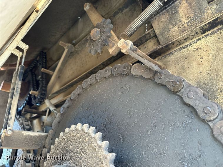 image for item ER8421 Harsh 575H feed mixer bed