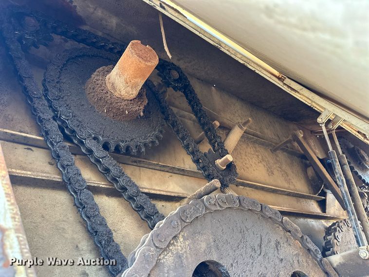 image for item ER8421 Harsh 575H feed mixer bed