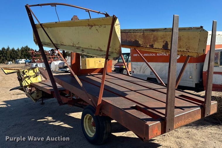 image for item ER8423 New Holland Stackliner 1000 bale stacker