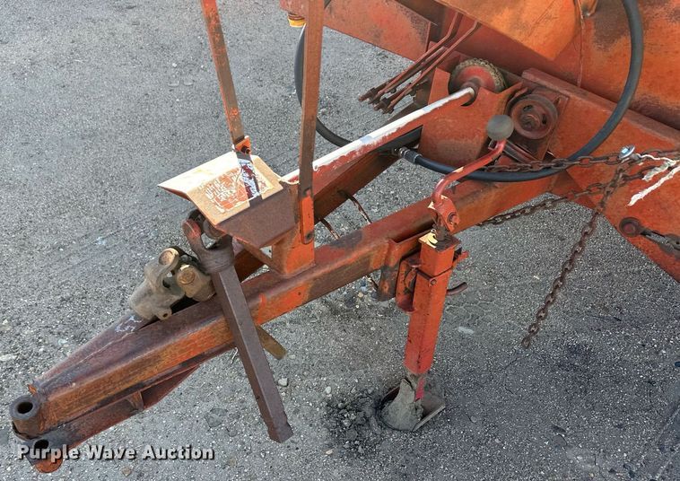 image for item ER8423 New Holland Stackliner 1000 bale stacker