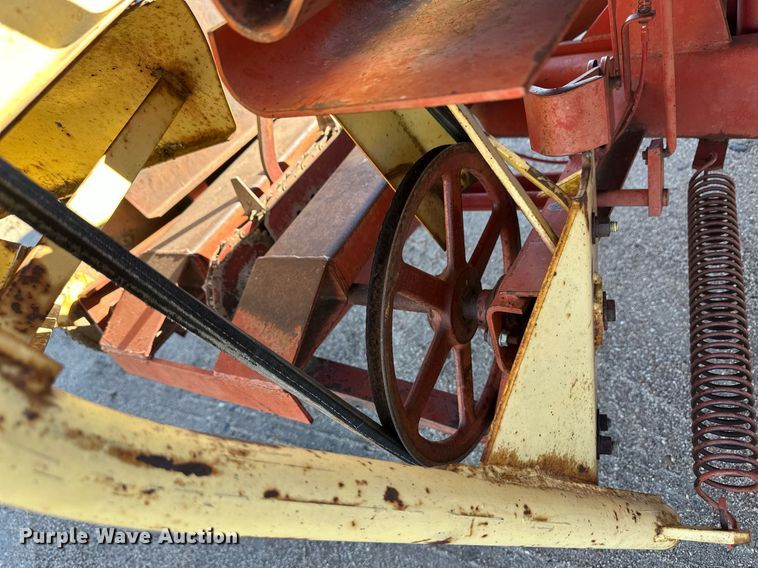 image for item ER8423 New Holland Stackliner 1000 bale stacker