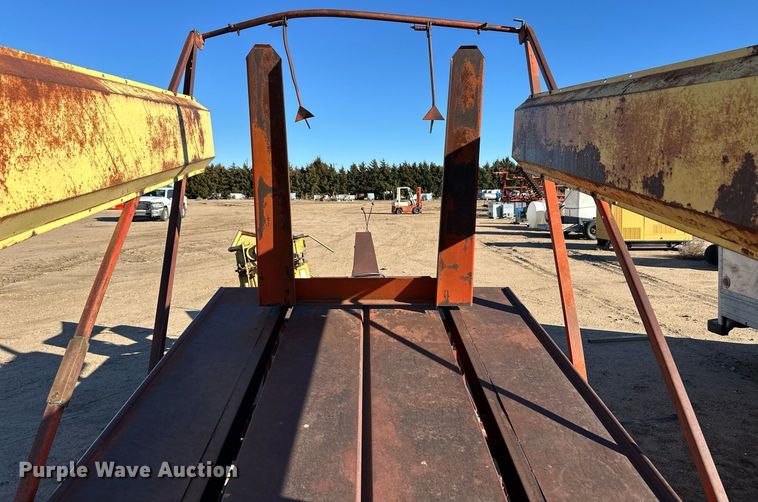 image for item ER8423 New Holland Stackliner 1000 bale stacker