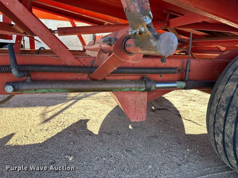 image for item ER8423 New Holland Stackliner 1000 bale stacker