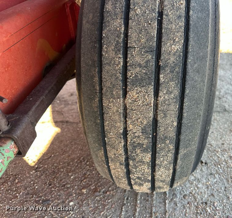 image for item ER8423 New Holland Stackliner 1000 bale stacker