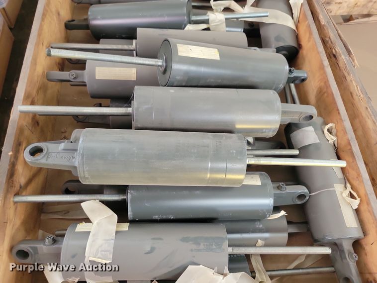 image for item JO9353 (23) Massey Ferguson hydraulic brake cylinders 