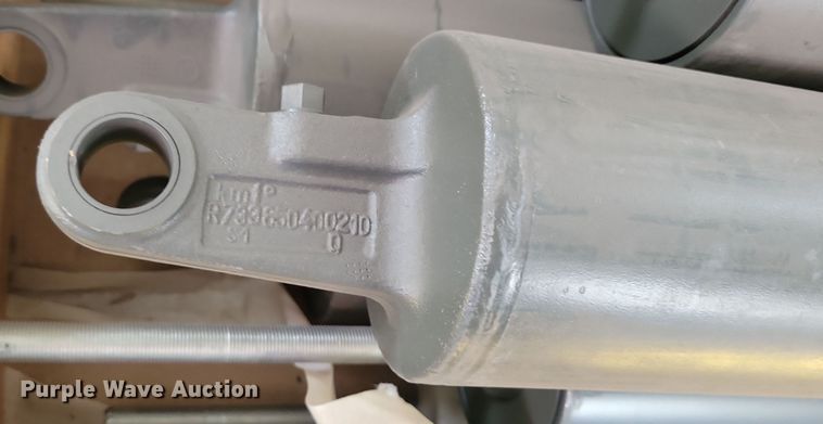 image for item JO9353 (23) Massey Ferguson hydraulic brake cylinders 