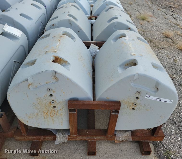 image for item JO9361 (6) AGCO Challenger 810 kg weights