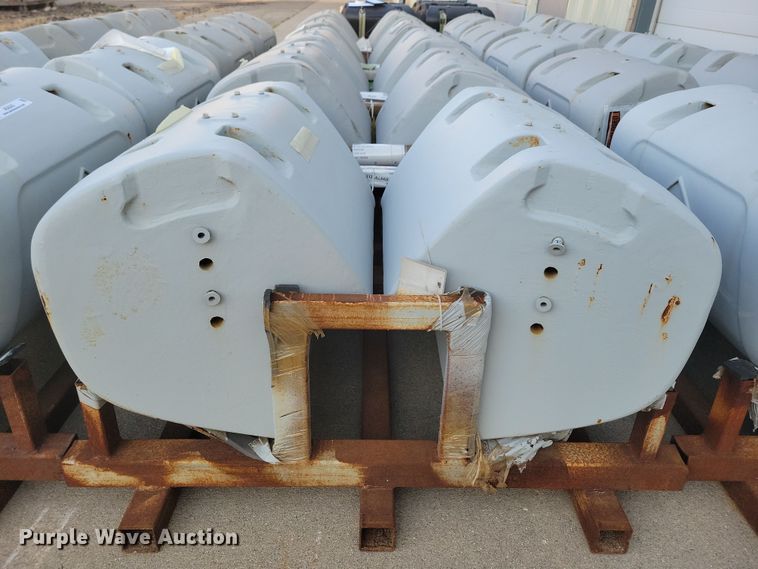 image for item JO9362 (10) AGCO Challenger 810 kg front weights