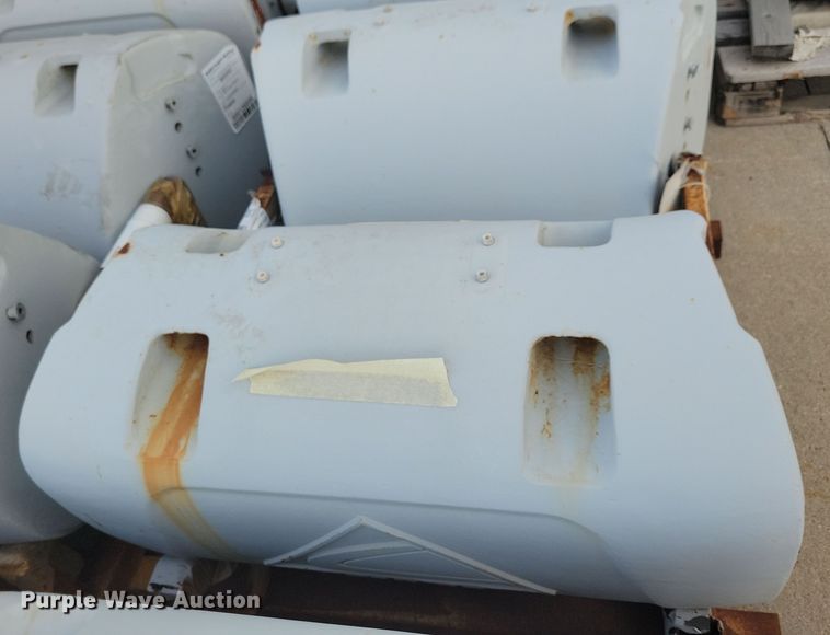 image for item JO9362 (10) AGCO Challenger 810 kg front weights