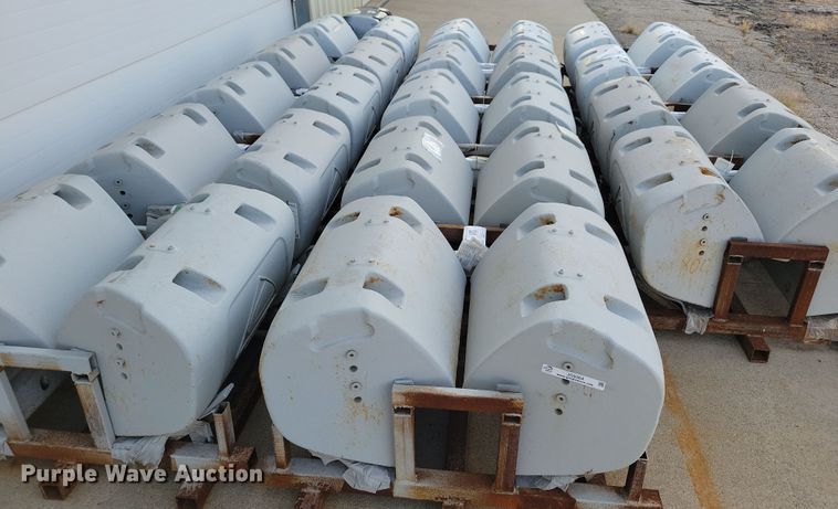 image for item JO9364 (4) AGCO Challenger 810 kg weights