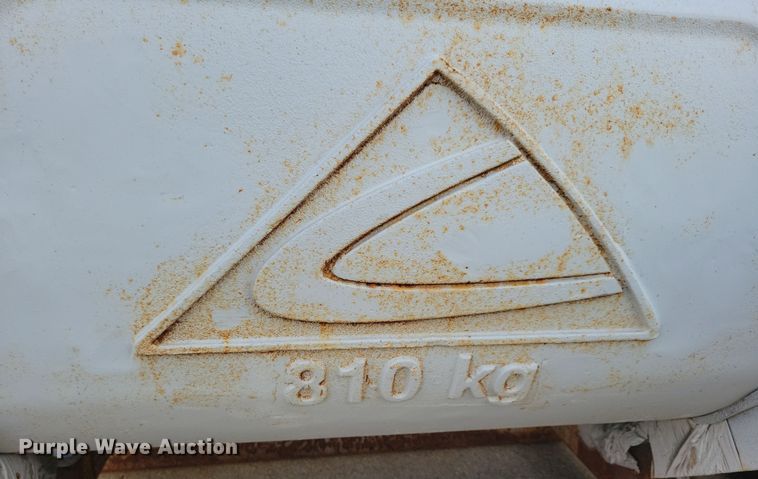 image for item JO9364 (4) AGCO Challenger 810 kg weights