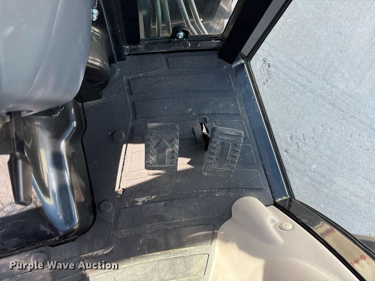 image for item JT9654 2023 TYM T394SHUSM1 MFWD tractor