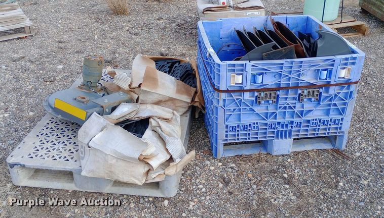 image for item MS9886 Windrower parts