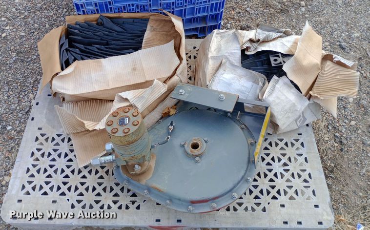 image for item MS9886 Windrower parts