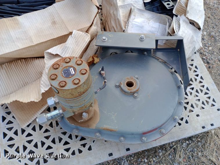 image for item MS9886 Windrower parts