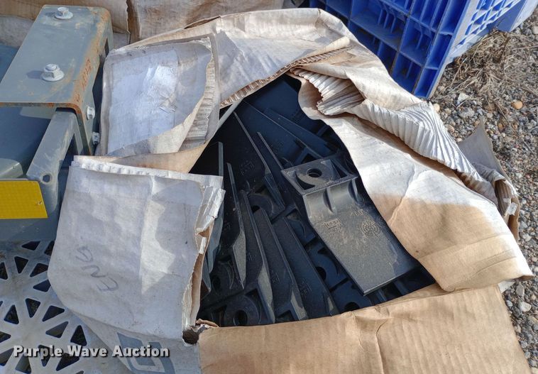 image for item MS9886 Windrower parts