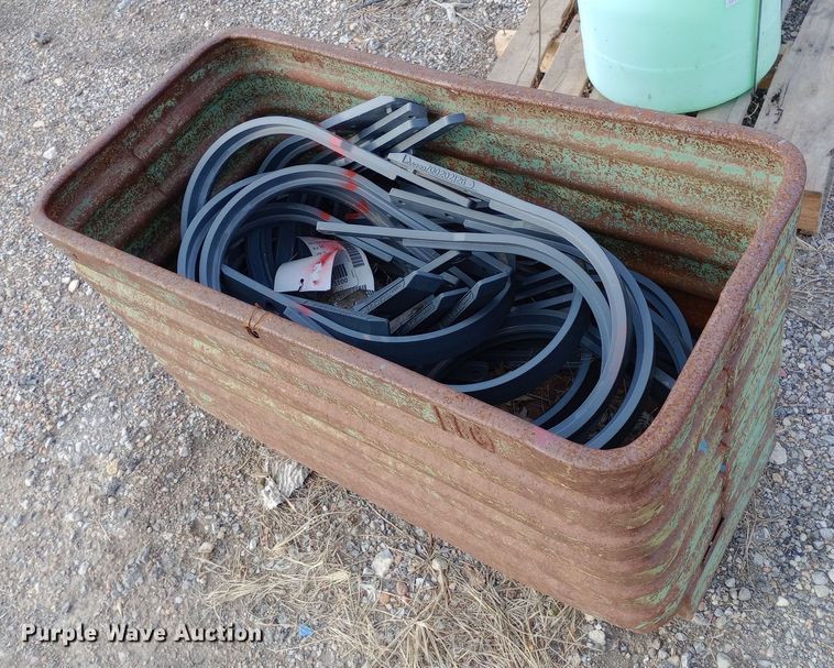 image for item MS9887 Approximately 25 hay wrap pickers