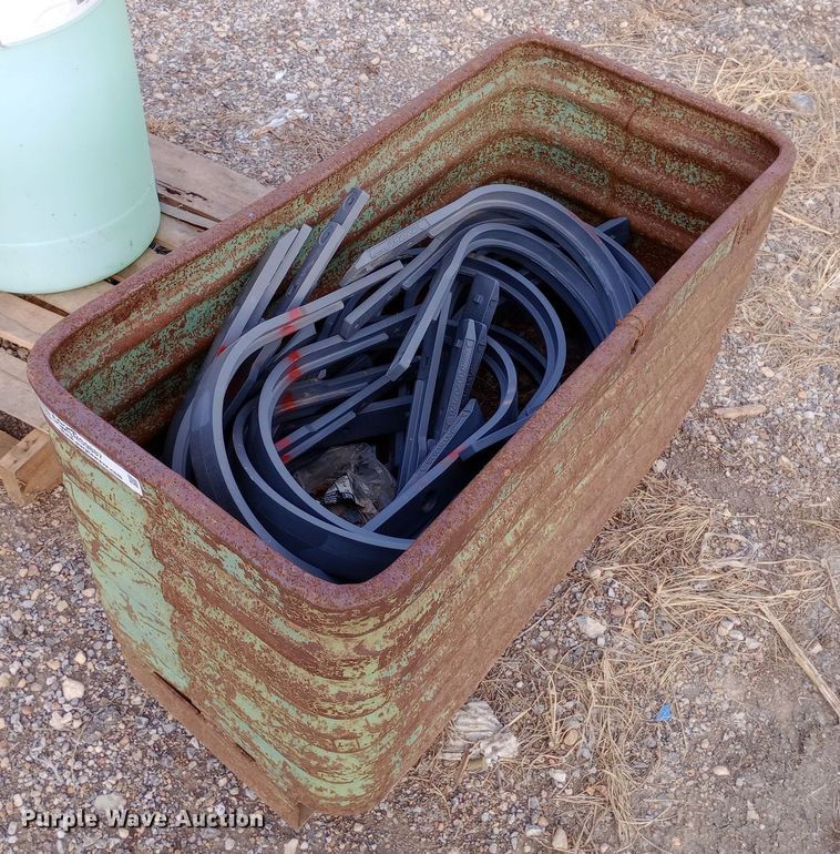 image for item MS9887 Approximately 25 hay wrap pickers