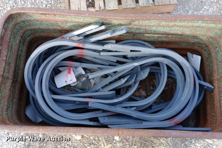 image for item MS9887 Approximately 25 hay wrap pickers