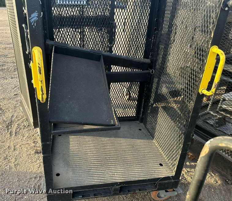 image for item MS9888 (10) tool cabinets