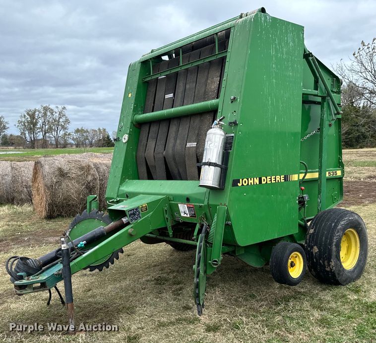 image for item MS9980 1993 John Deere  535 round baler