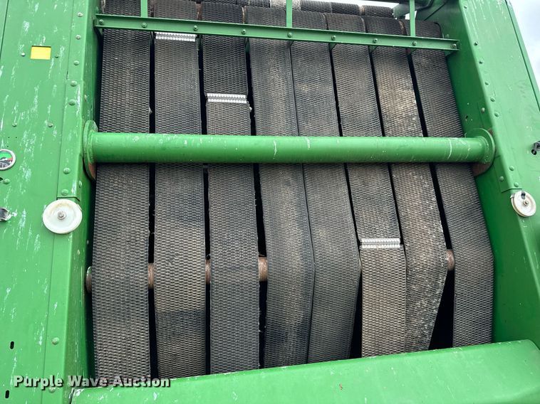 image for item MS9980 1993 John Deere  535 round baler