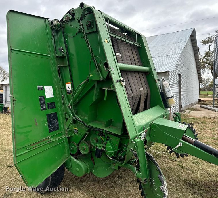 image for item MS9980 1993 John Deere  535 round baler