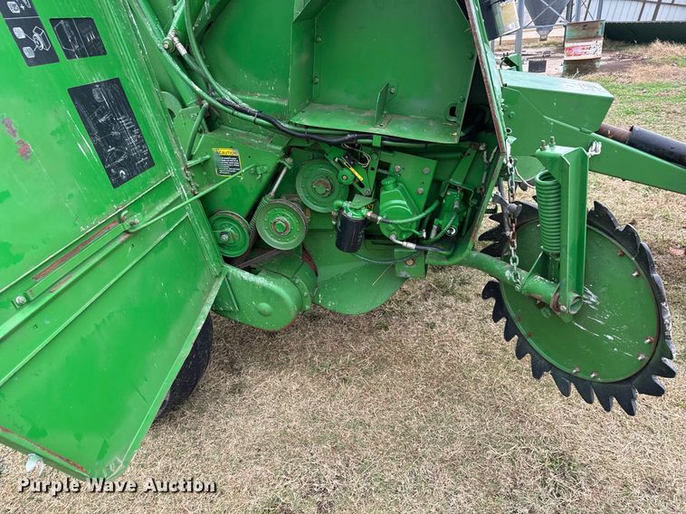 image for item MS9980 1993 John Deere  535 round baler