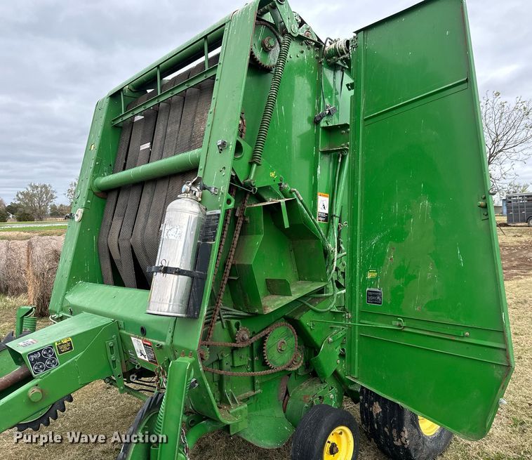 image for item MS9980 1993 John Deere  535 round baler