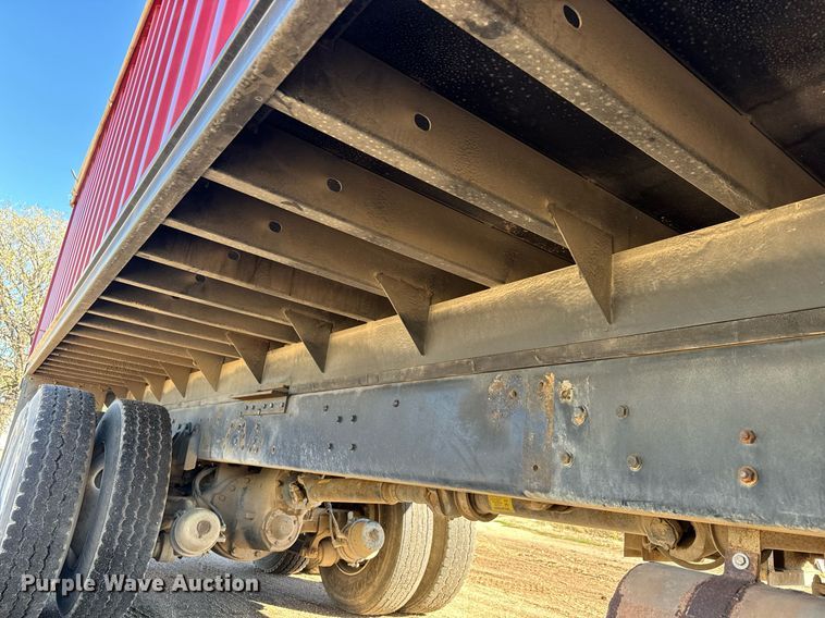 image for item MS9986 1995 Ford L8000 grain truck