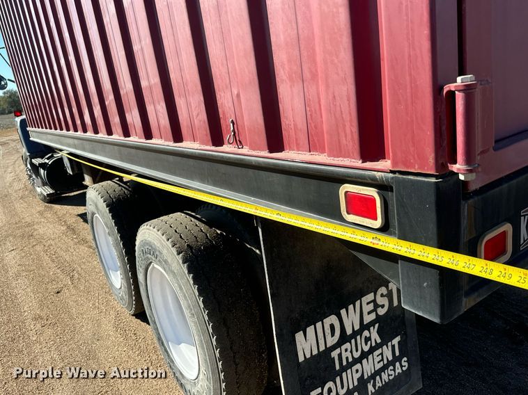 image for item MS9986 1995 Ford L8000 grain truck