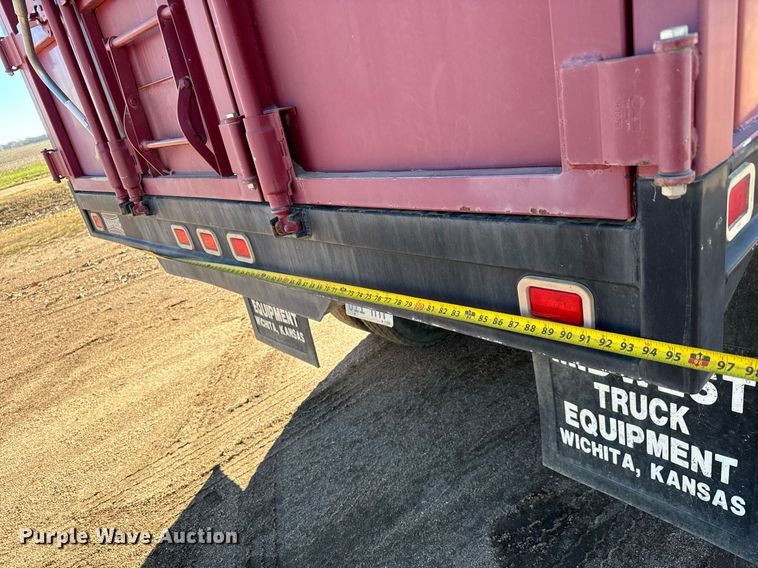 image for item MS9986 1995 Ford L8000 grain truck