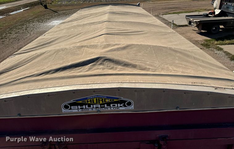 image for item MS9986 1995 Ford L8000 grain truck